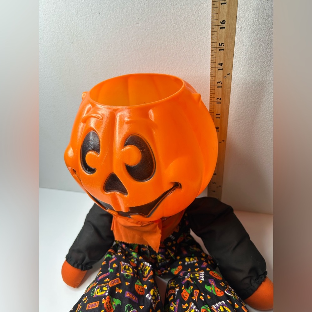 Pumpkin head shelf sitter / Halloween decor ๐ - Picture 6 of 11